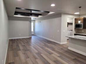 528 W Broadway Ave in Meridian, ID - Building Photo - Building Photo