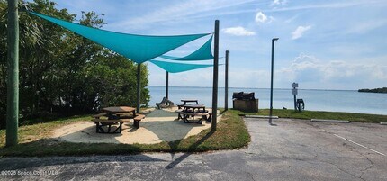 300 Columbia Dr in Cape Canaveral, FL - Building Photo - Building Photo