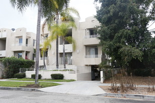 3647 3653 Empire Dr in Los Angeles, CA - Building Photo