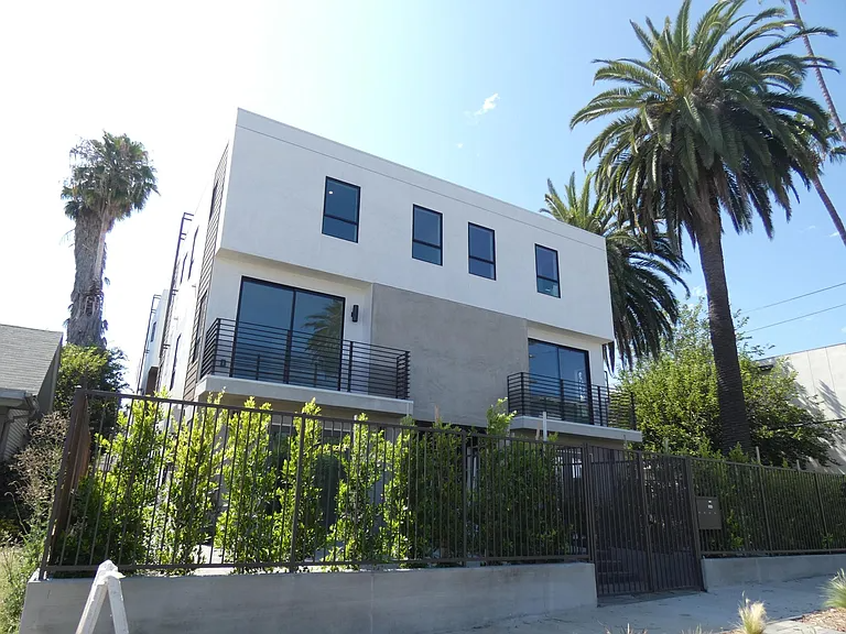 1357 N Stanley Ave in Los Angeles, CA - Foto de edificio