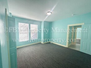 111 S Wood St-Unit -A in Ferris, TX - Foto de edificio - Building Photo