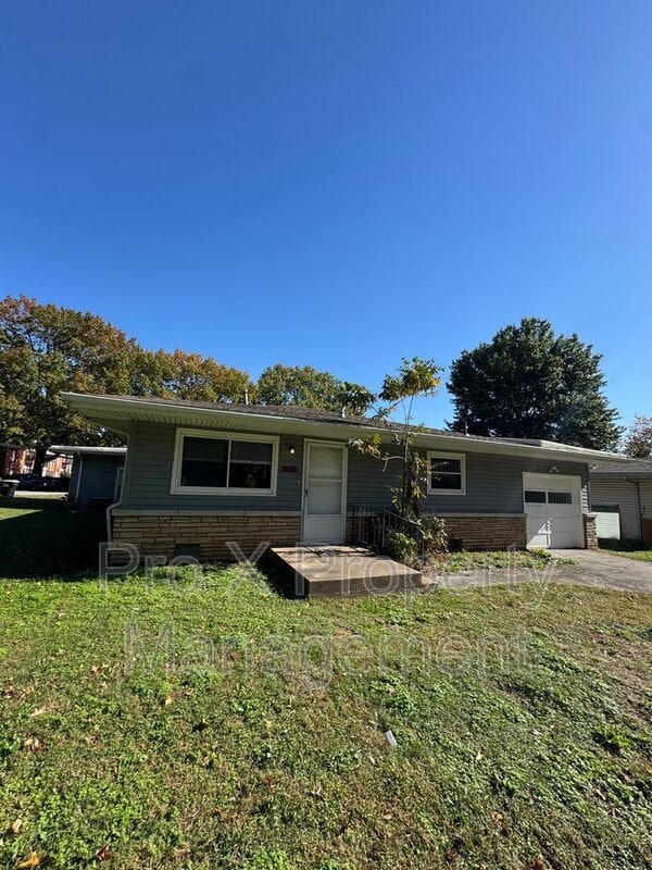 2116 S Delaware Ave in Springfield, MO - Building Photo - Building Photo