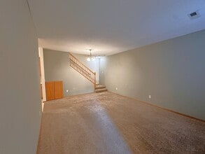 16 Bridgewater Trail in Hudson, WI - Foto de edificio - Building Photo