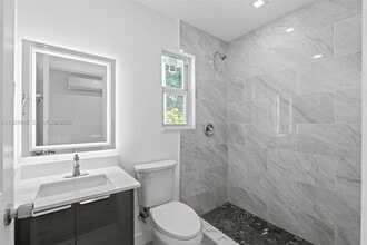 2847 Polk St-Unit -3 in Hollywood, FL - Building Photo - Building Photo