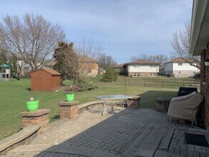 7213 Bateman St in Downers Grove, IL - Building Photo - Building Photo