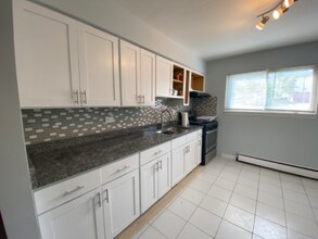 780 Waikiki Dr in Des Plaines, IL - Building Photo - Building Photo