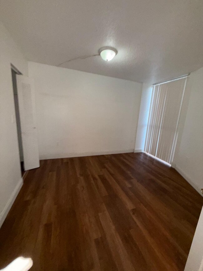 6995 NW 186th St in Hialeah, FL - Building Photo - Building Photo