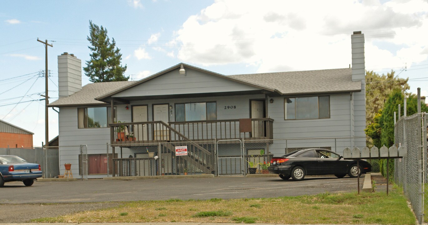 2908 E Providence Ave in Spokane, WA - Building Photo