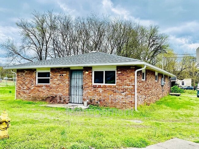 property at 2008 Wilcox Blvd