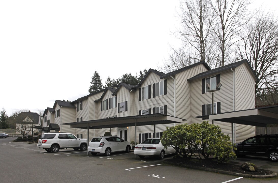 Multnomah Village Apartments in Portland, OR - Building Photo