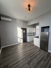 117 Christina St N in Sarnia, ON - Building Photo - Building Photo