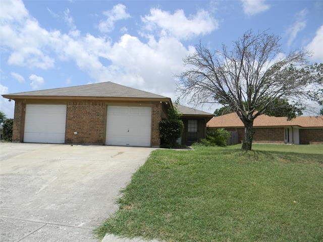 1071 Westcliff Ave in Saginaw, TX - Building Photo