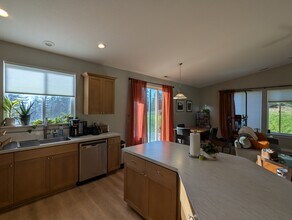 342 Helens Ln in Washougal, WA - Building Photo - Building Photo