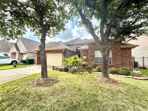 12023 Flamingo Lakes Ct in Houston, TX - Building Photo - Building Photo