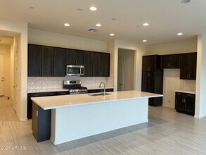 1964 W Kinfield Trail in Phoenix, AZ - Building Photo - Building Photo