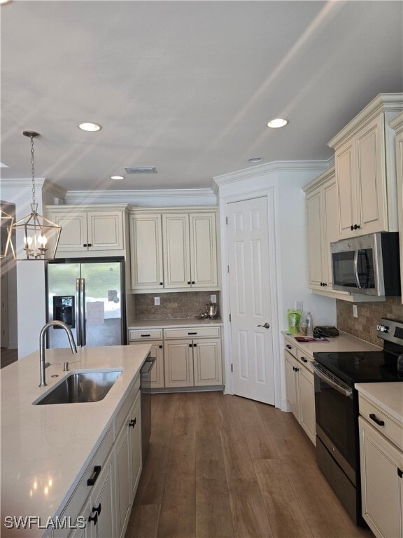 property at 1453 Alhambra Dr