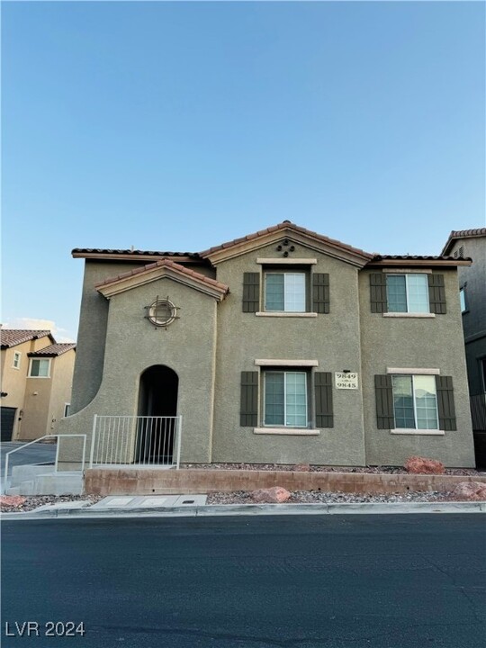 9849 Fountain Walk Ave in Las Vegas, NV - Building Photo