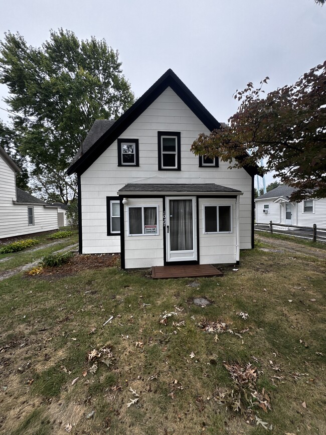 property at 1027 West St