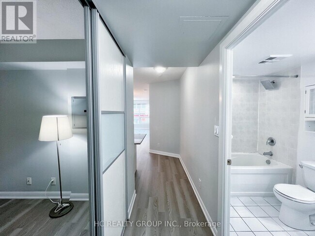 600-600 Fleet St in Toronto, ON - Building Photo - Building Photo