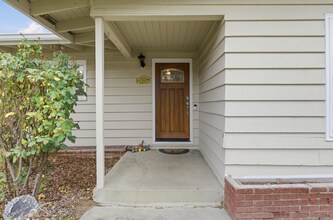 836 Morrison Ave in Medford, OR - Building Photo - Building Photo