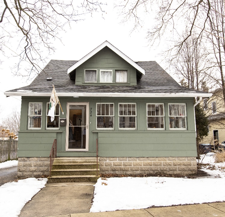 724 South 5th Street in St. Charles, IL - Building Photo