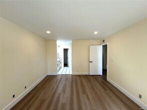 2718 Vista Del Oro in Newport Beach, CA - Building Photo - Building Photo