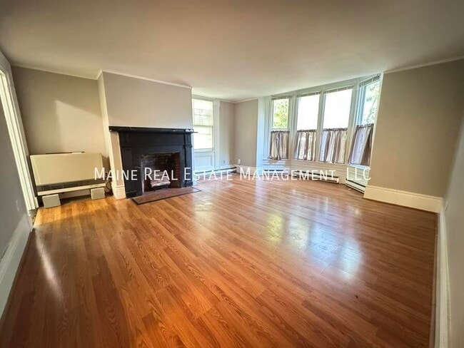 11 Gilchrest St in Thomaston, ME - Building Photo - Building Photo