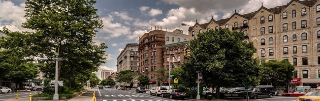 The Strathmore in New York, NY - Building Photo - Building Photo