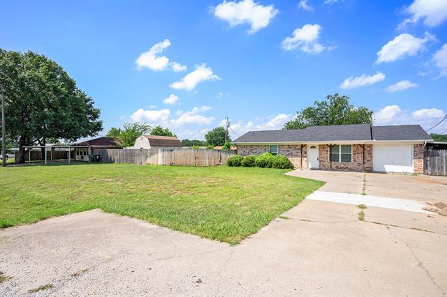 826 Meadowlark Cir in Granbury, TX - Building Photo - Building Photo