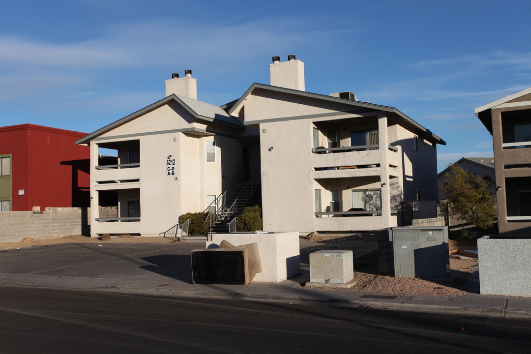 Sierra Oeste in Las Vegas, NV - Building Photo