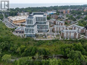 1063 Douglas McCurdy Cmn in Mississauga, ON - Building Photo - Building Photo