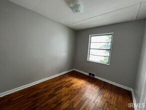 1121 S Dexter Ave in Evansville, IN - Building Photo - Building Photo