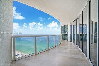 17201 Collins, Unit 3402 in Sunny Isles Beach, FL - Building Photo - Building Photo