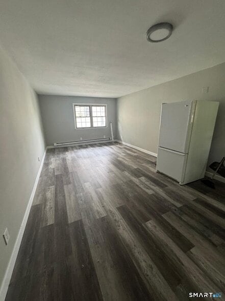 240 Oak St, Unit 14 in Bridgeport, CT - Building Photo - Building Photo