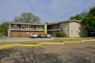 Oak Street Apartments in Denton, TX - Foto de edificio - Building Photo