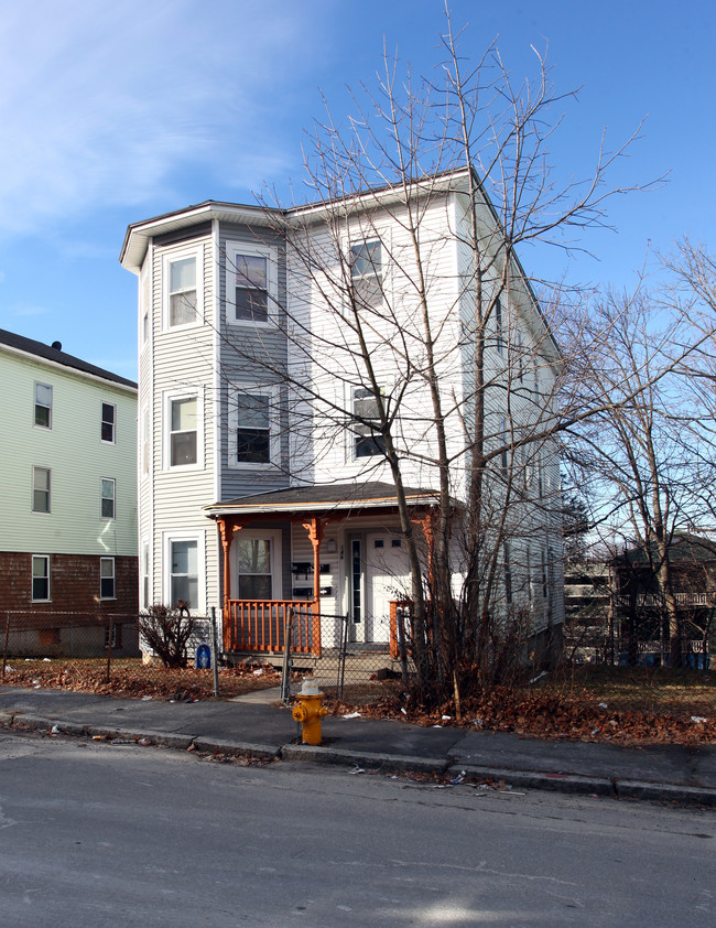 146 Eastern Ave in Worcester, MA - Foto de edificio - Building Photo