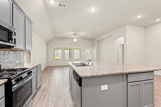 25318 Pirates One Dr in The Woodlands, TX - Building Photo - Building Photo