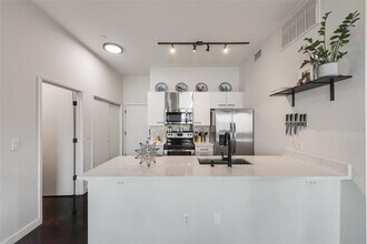 3025 Bryan St in Dallas, TX - Building Photo - Building Photo