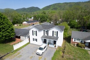 1464 Forest Ave in Buena Vista, VA - Building Photo