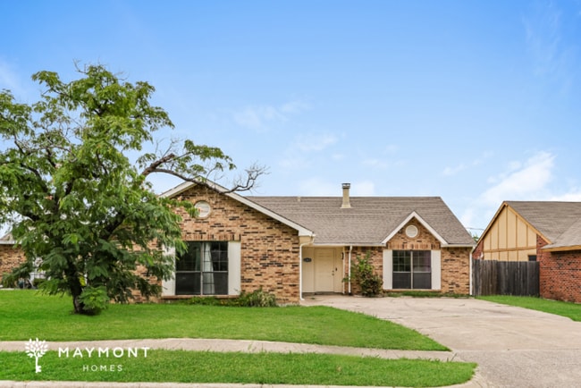 property at 2209 Sharpshire Ln