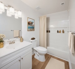 Top Of The Hill Apartments in Feasterville, PA - Foto de edificio - Building Photo