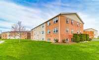 Bayit Edinboro Apartment Rentals in Edinboro, PA - Foto de edificio - Building Photo