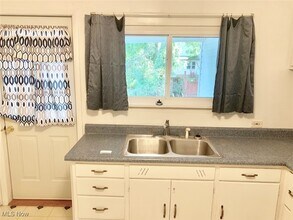 218 Gates Ave in Elyria, OH - Foto de edificio - Building Photo