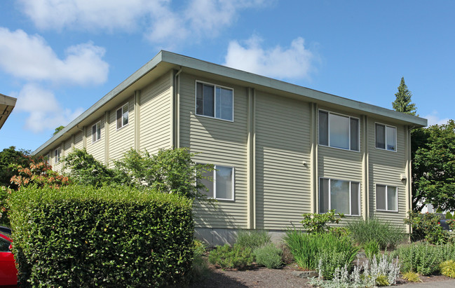 Michelle Apartments in Tacoma, WA - Building Photo - Building Photo