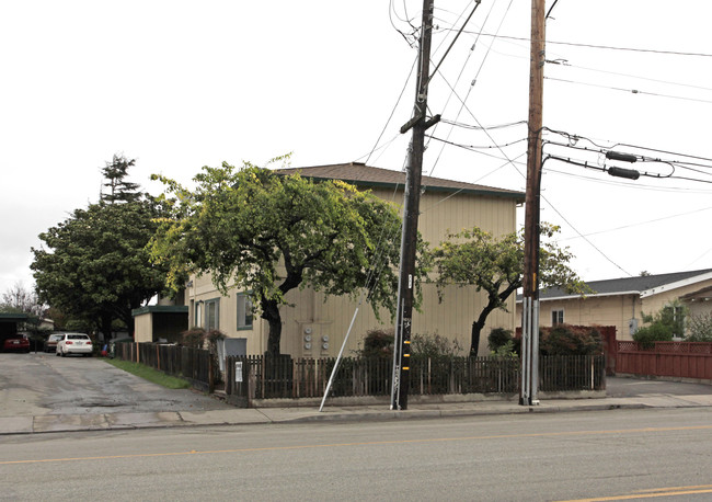 35 San Juan Rd in Royal Oaks, CA - Foto de edificio - Building Photo