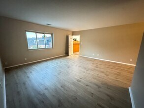 314 Elmead Ct in Greenwood, IN - Building Photo - Building Photo