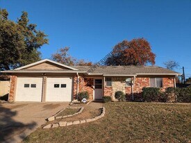 1563 Pamela Ln in Fort Worth, TX - Building Photo