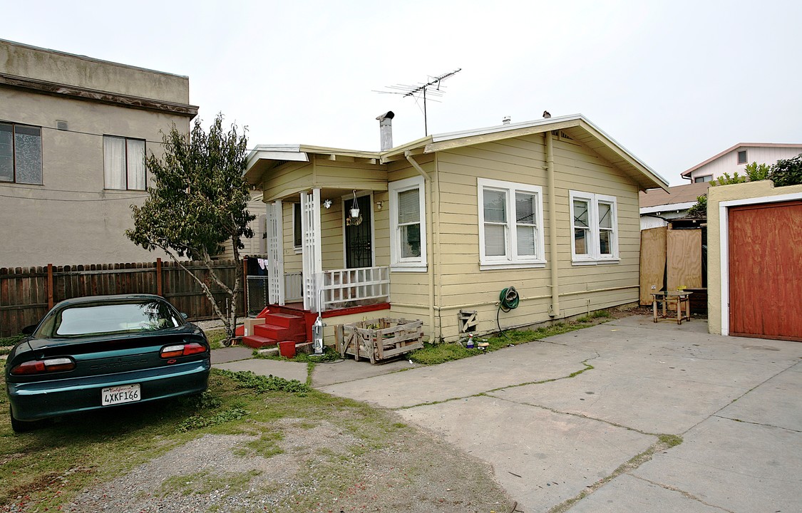 3604-3612 Penniman Ave in Oakland, CA - Building Photo