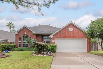18502 Eden Trails Ln in Houston, TX - Foto de edificio - Building Photo