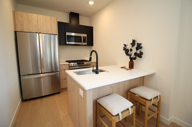 7530 N Richmond Ave-Unit -101 in Portland, OR - Foto de edificio - Building Photo